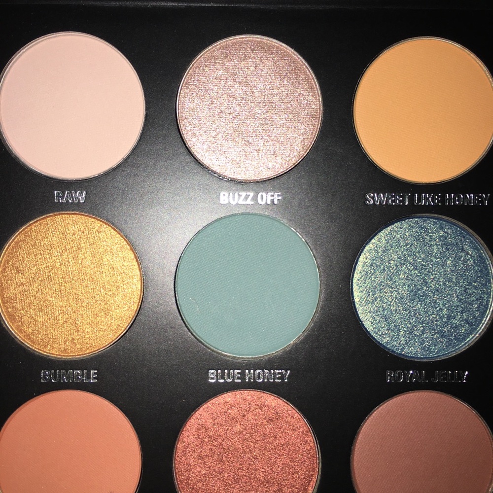 KYLIE COSMETICS The Blue Honey eyeshadow palette